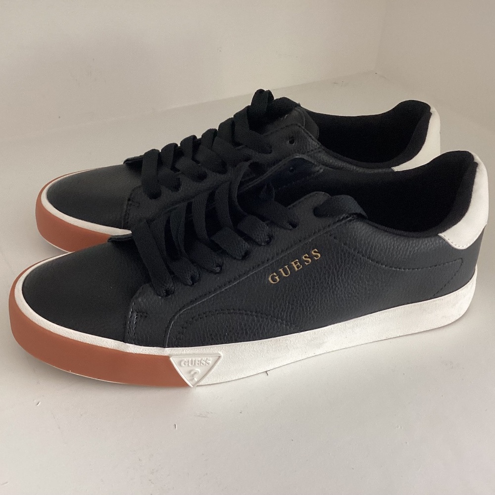 Guess Men's Lace Up Low Top Fashion Black Leather Sneakers US 7.5 EUR 40 NWOT
